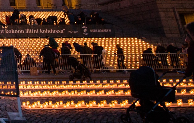 8,645 candles lit for children lost to abortion in front of Finnish Parliament
